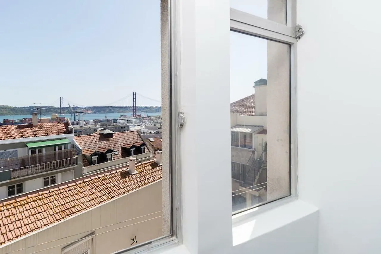 Ola Lisbon - Lapa With Panoramic View II Apartment